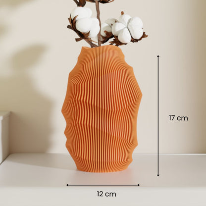Kuraloop curvy vase with fins