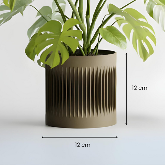 Modern Ribbed Center Pot