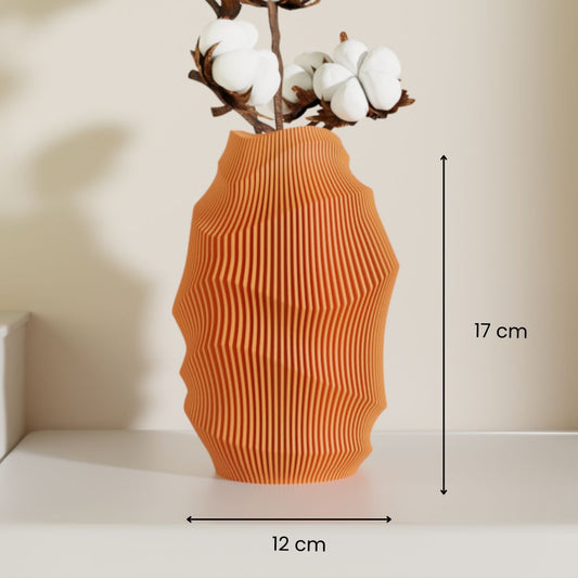 Kuraloop Vase — handcrafted decorative vase India | Styra